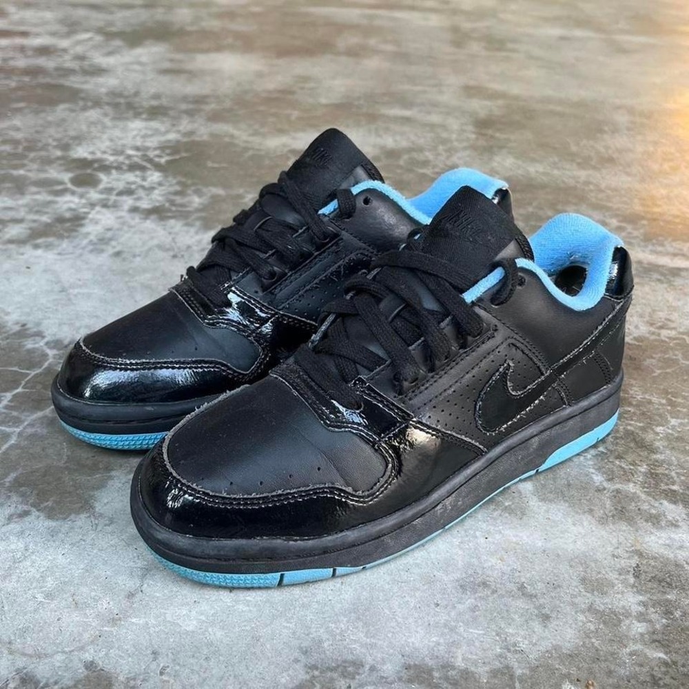 Nike Dunk Low Shoes Mens Black Patent Leather Blue Liner Sole Low Top Sneakers